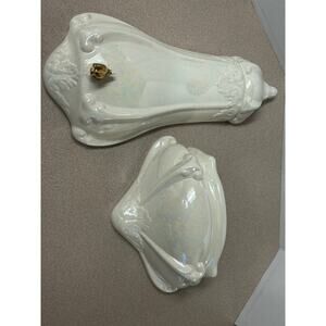VTG 1972 Ceramic Faux Fountain Wall Hanging iridescent pearlized white glaze